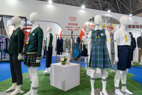 欧宝中学夏季校服定制.jpg